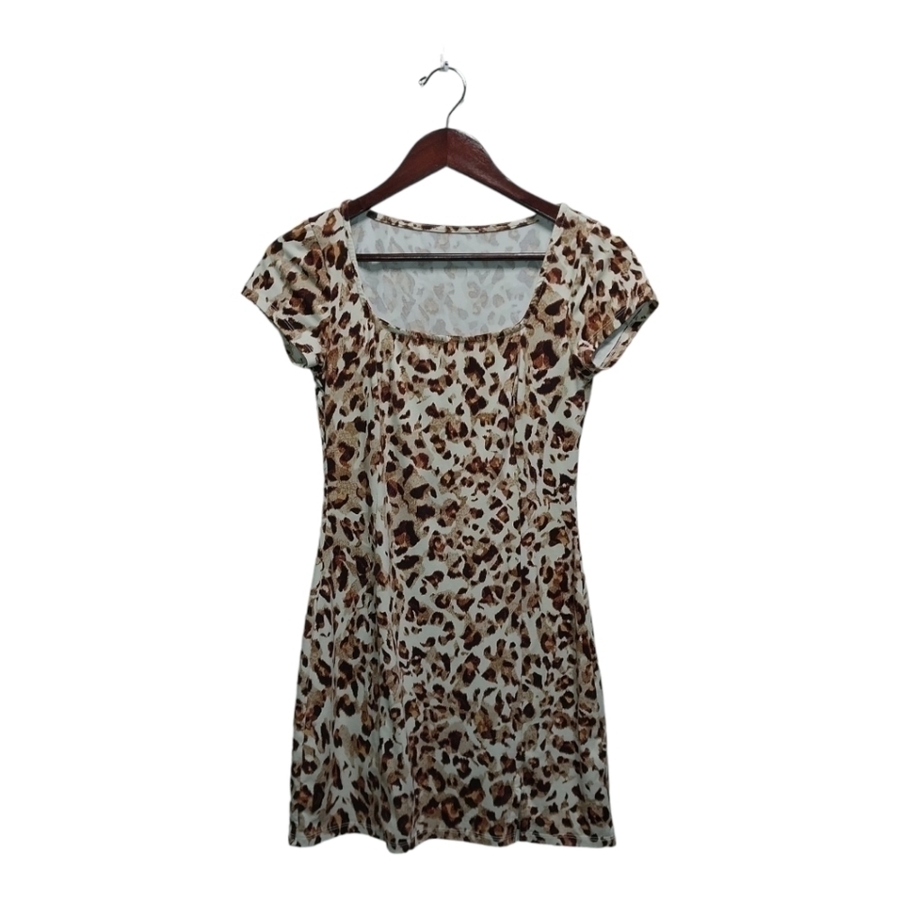 Short sleeve Leopard print dress. Size small.‎